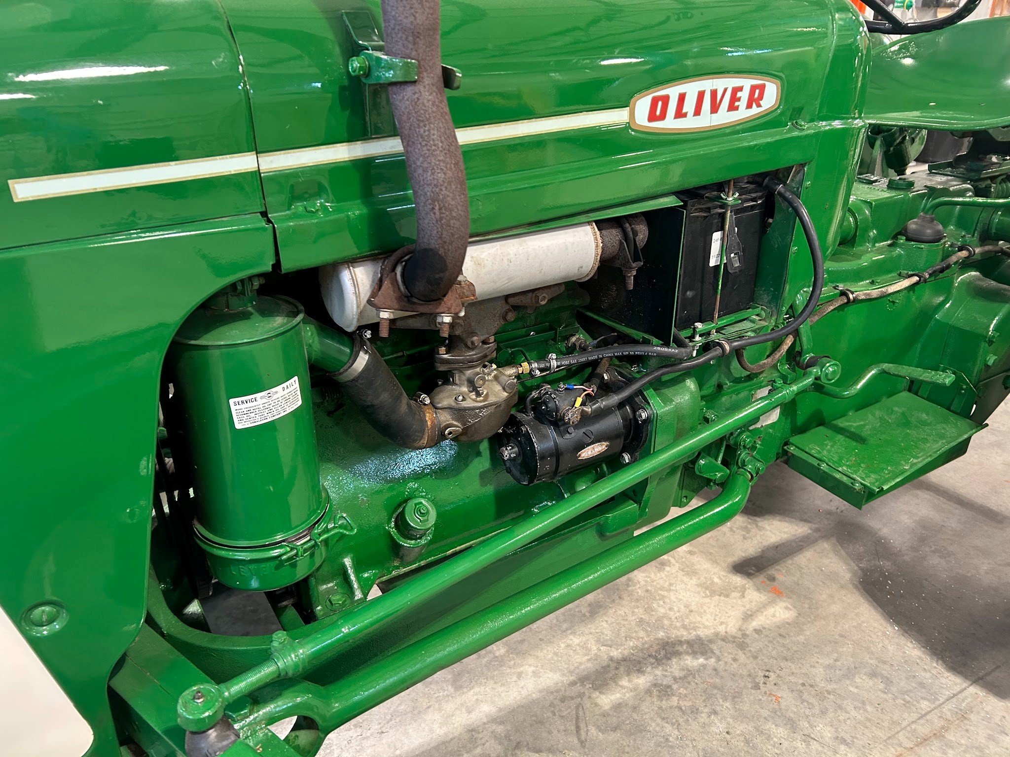Item Image for Oliver 550 Tractor
