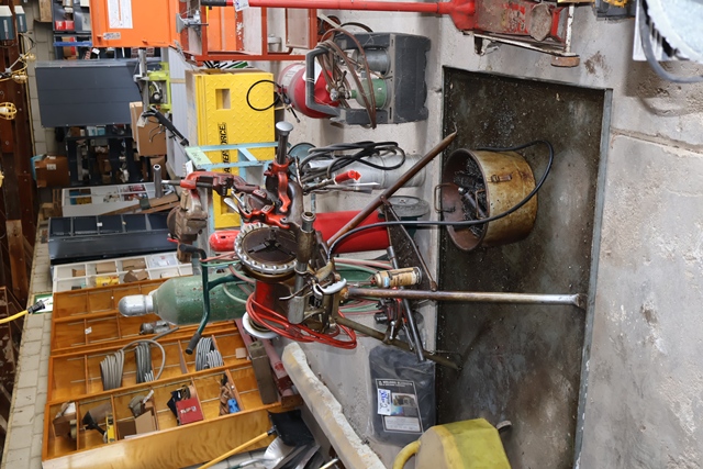 Item Image for Genie Lift - Excavator - Shop Equipment & Tools - Pallet Racking & More
