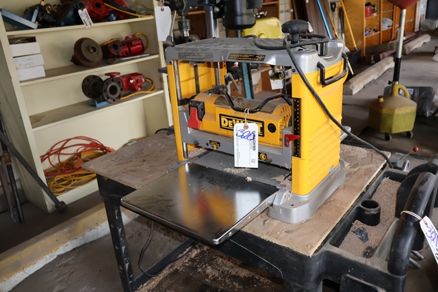 Item Image for Genie Lift - Excavator - Shop Equipment & Tools - Pallet Racking & More