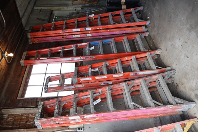 Item Image for Genie Lift - Excavator - Shop Equipment & Tools - Pallet Racking & More
