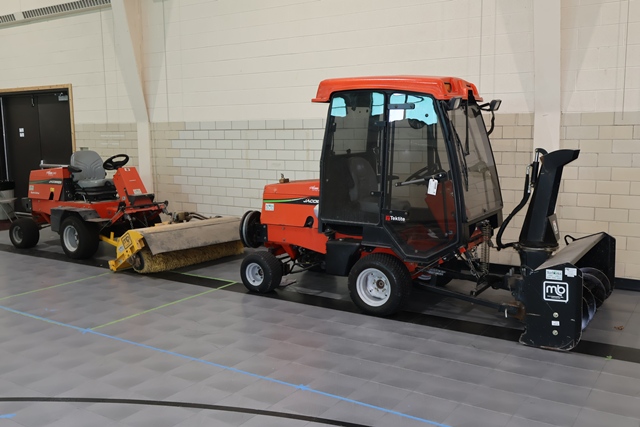 Item Image for Genie Lift - Excavator - Shop Equipment & Tools - Pallet Racking & More