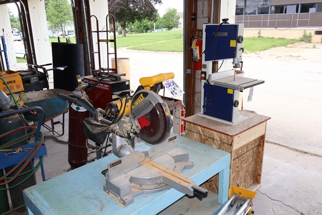 Item Image for Genie Lift - Excavator - Shop Equipment & Tools - Pallet Racking & More