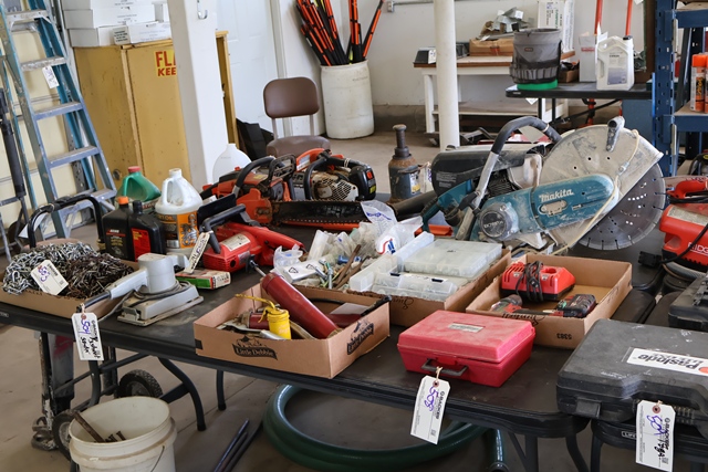 Item Image for Genie Lift - Excavator - Shop Equipment & Tools - Pallet Racking & More