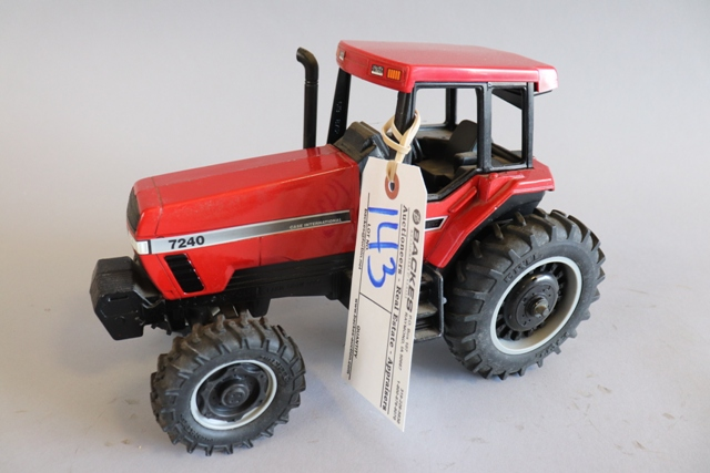 Older 1/64 IH 4366 4wd tractor by Ertl hard to find Toy Farmer new in box