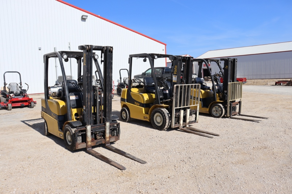 commercial auction marketing Backes Auctioneers