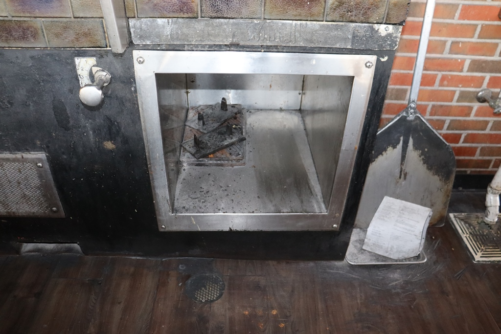 Item Image for Former Happy Joe's & Tony Sacco's Coal Oven Kitchen
