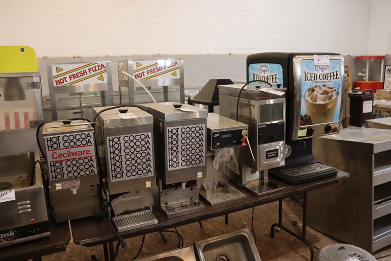 Hamilton Beach Microwave, 1,000 Watt - Roller Auctions