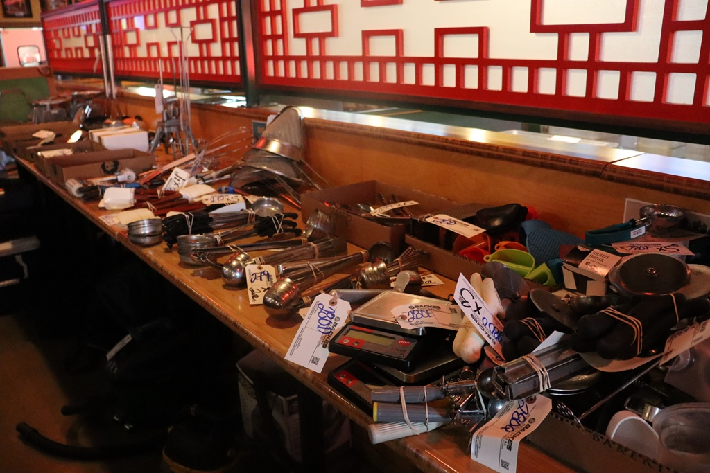 Item Image for Pizza - Decor - Bar & Restaurant Online Auction