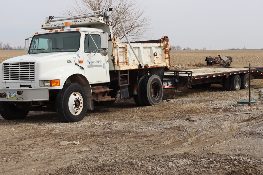 Item Image for Dump Truck, flat, enclosed and dump trailers