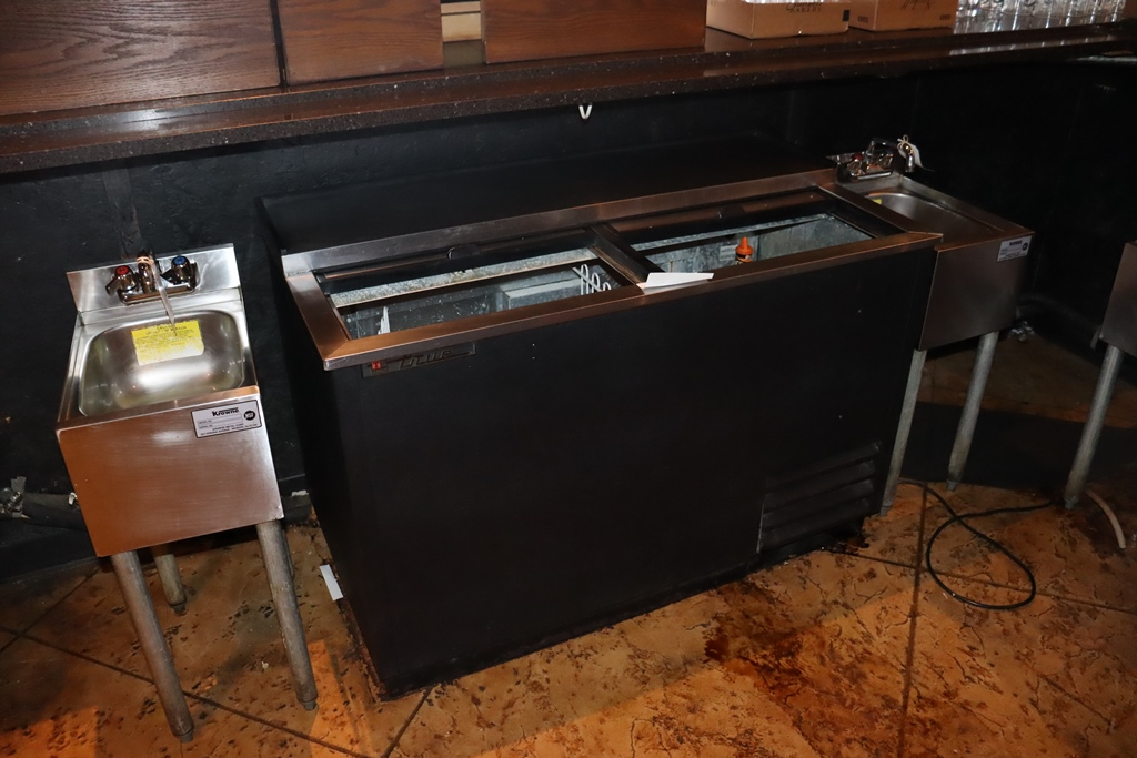 Item Image for Complete Sports Bar & Grill Online Auction