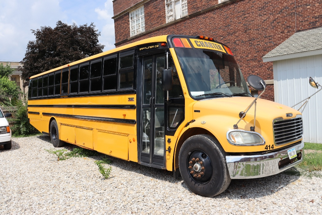 Item Image for Shop - Vehicles - Old Gym/Baseball/Football Lockers - 2005 Dormitory