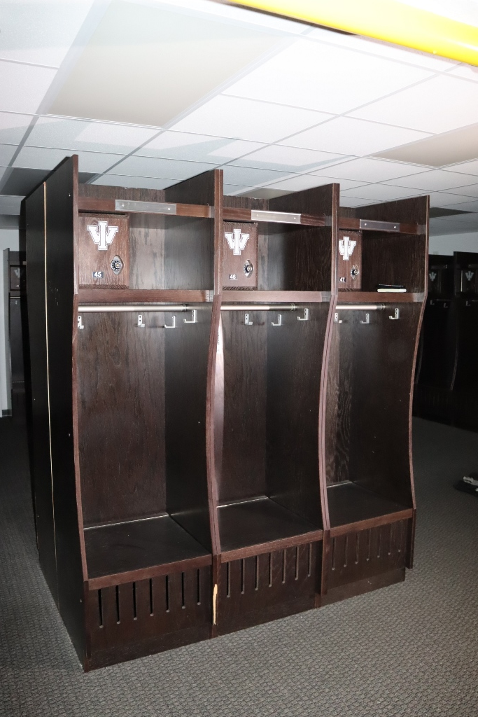 Item Image for Shop - Vehicles - Old Gym/Baseball/Football Lockers - 2005 Dormitory