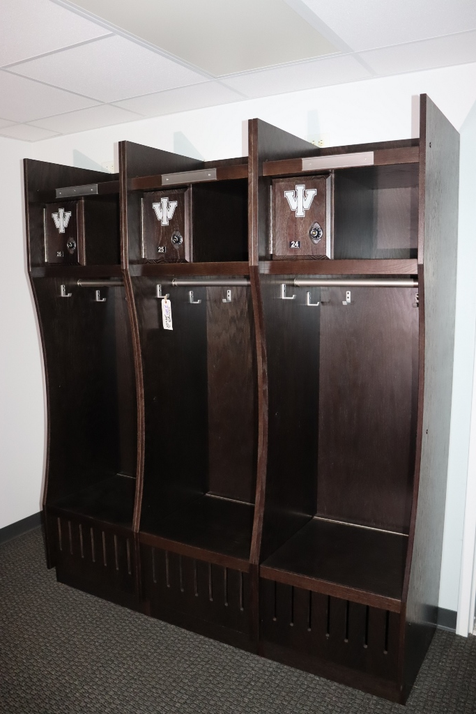 Item Image for Shop - Vehicles - Old Gym/Baseball/Football Lockers - 2005 Dormitory