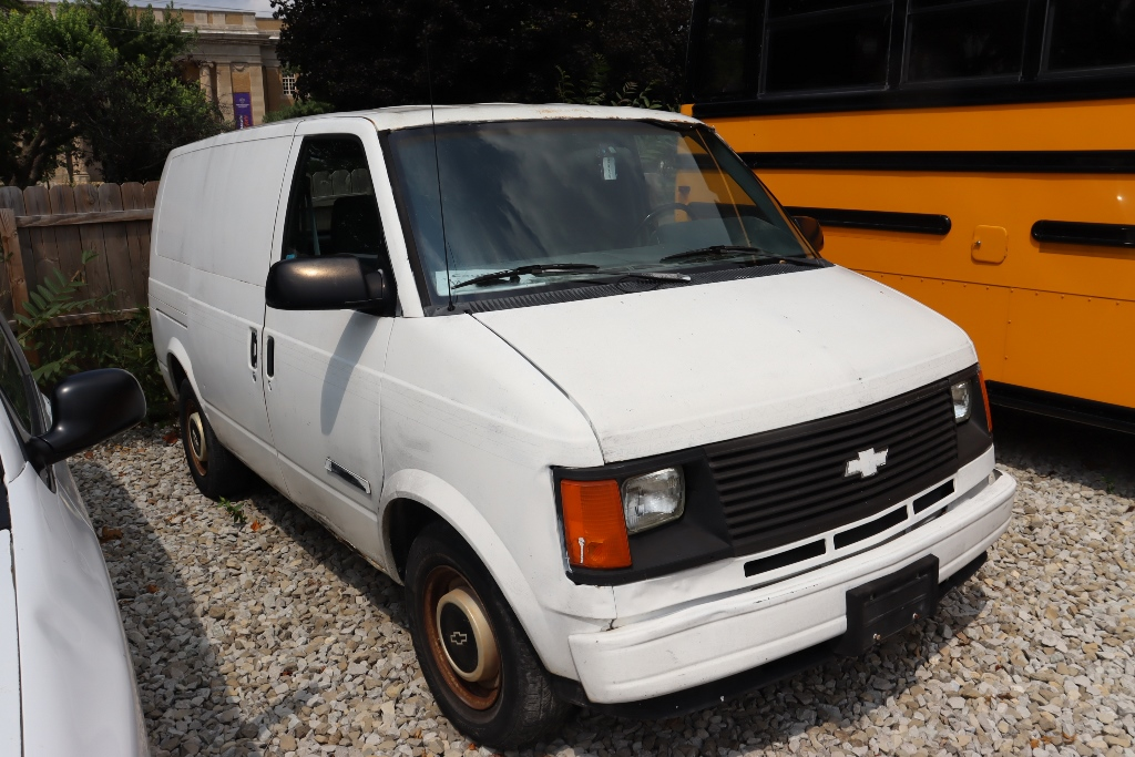 Item Image for Shop - Vehicles - Old Gym/Baseball/Football Lockers - 2005 Dormitory