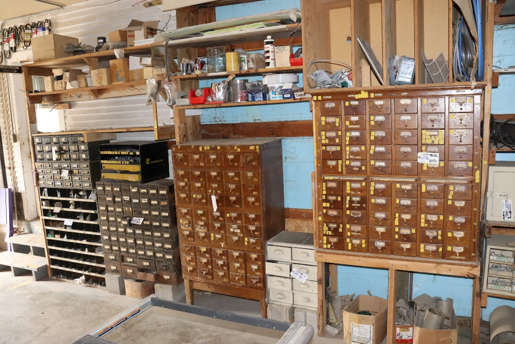 Item Image for Shop - Vehicles - Old Gym/Baseball/Football Lockers - 2005 Dormitory