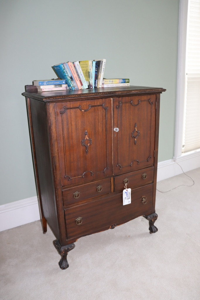 Item Image for Shop - Vehicles - Old Gym/Baseball/Football Lockers - 2005 Dormitory