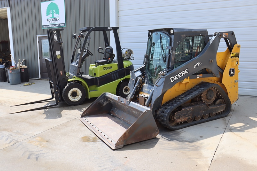 Item Image for Fork Lift, Skid Loader, JLG Skylift, 4 Trailers, CNC Router, Grizzley Equipment & More