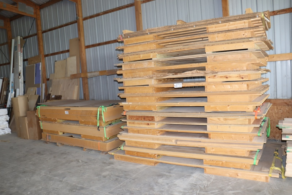 Item Image for Fork Lift, Skid Loader, JLG Skylift, 4 Trailers, CNC Router, Grizzley Equipment & More
