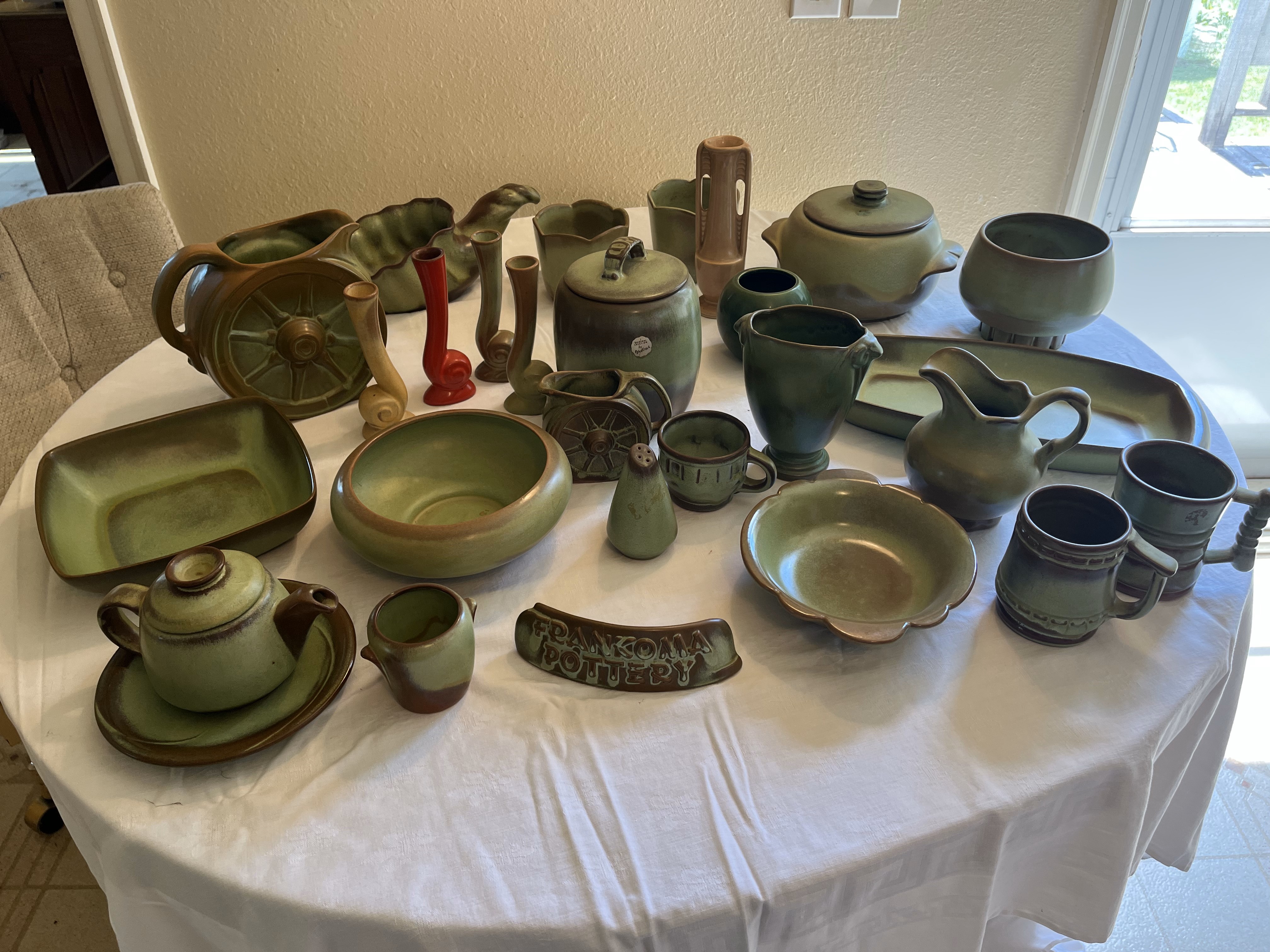 LOT 82: Longaberger Pottery: Dish Collection