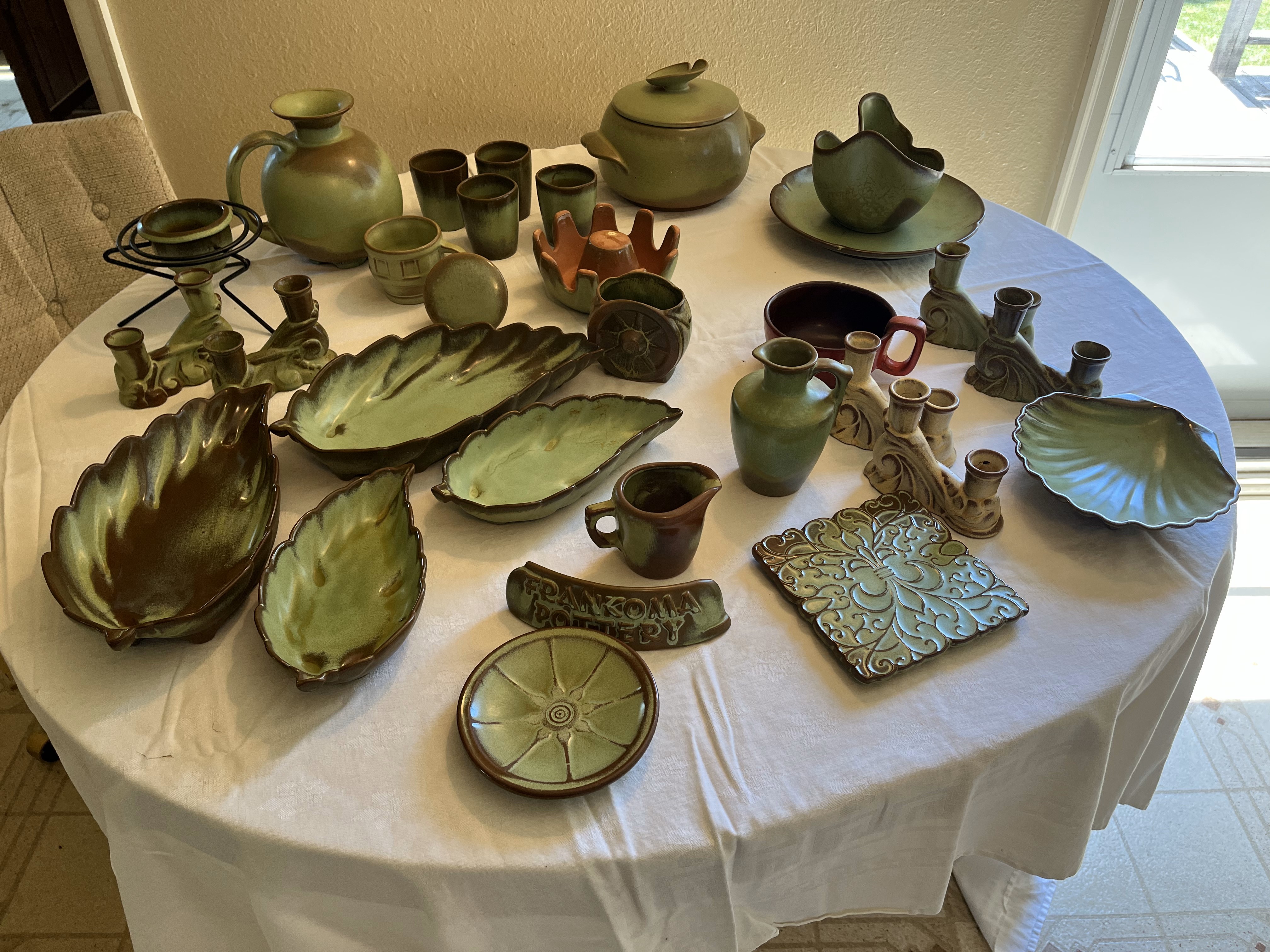 LOT 82: Longaberger Pottery: Dish Collection