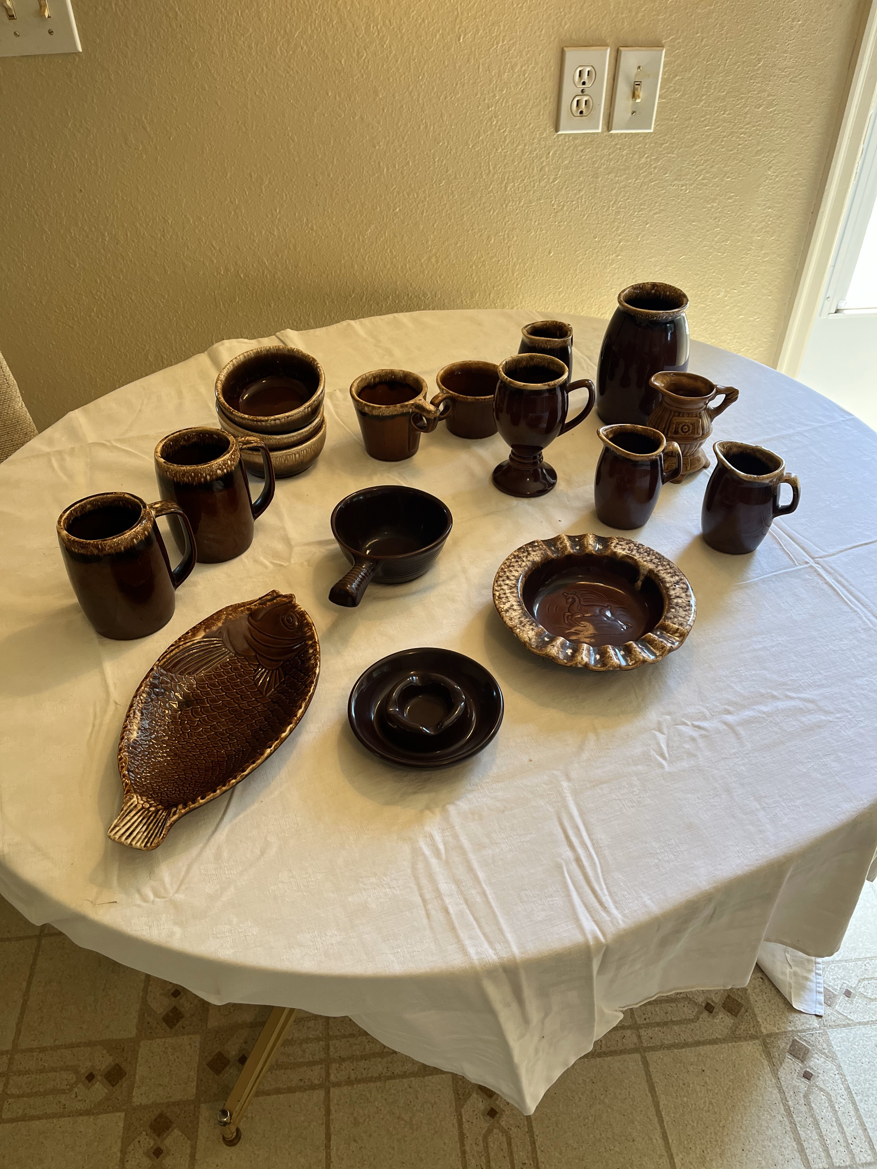 Vintage Pfaltzgraff Pottery Brown Drip Handled Ashtray 