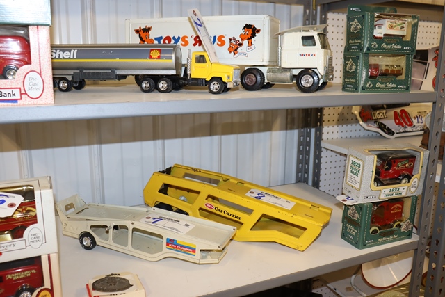 Item Image for Viewing: Wednesday, Nov 29th from 4 PM to 7 PM and Nov 30th from 9 AM to 4 PM