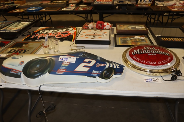 Item Image for Viewing: Wednesday, Nov 29th from 4 PM to 7 PM and Nov 30th from 9 AM to 4 PM