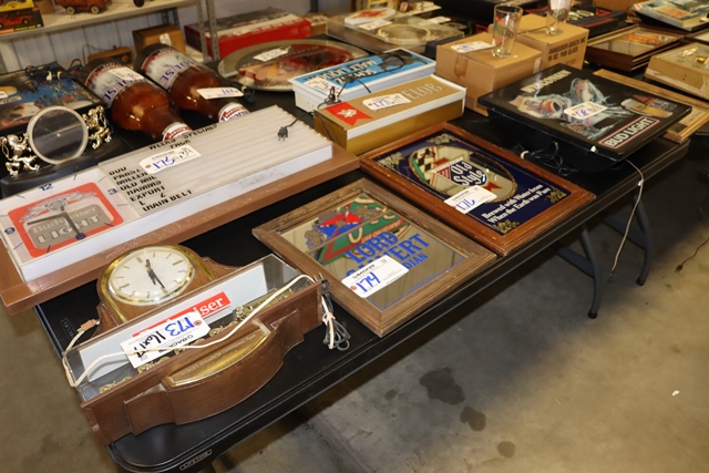 Item Image for Viewing: Wednesday, Nov 29th from 4 PM to 7 PM and Nov 30th from 9 AM to 4 PM